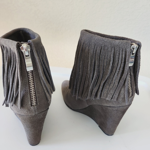 Chinese Laundry Gray Suede Fringe Bootie sz 7 1/2 - Picture 5 of 6